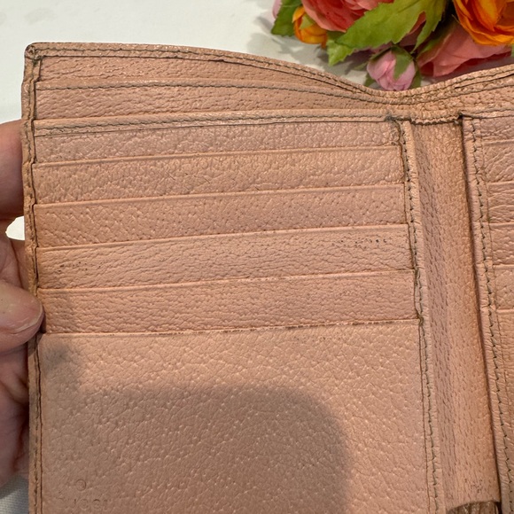 Authentic Gucci short wallet - Picture 8 of 14